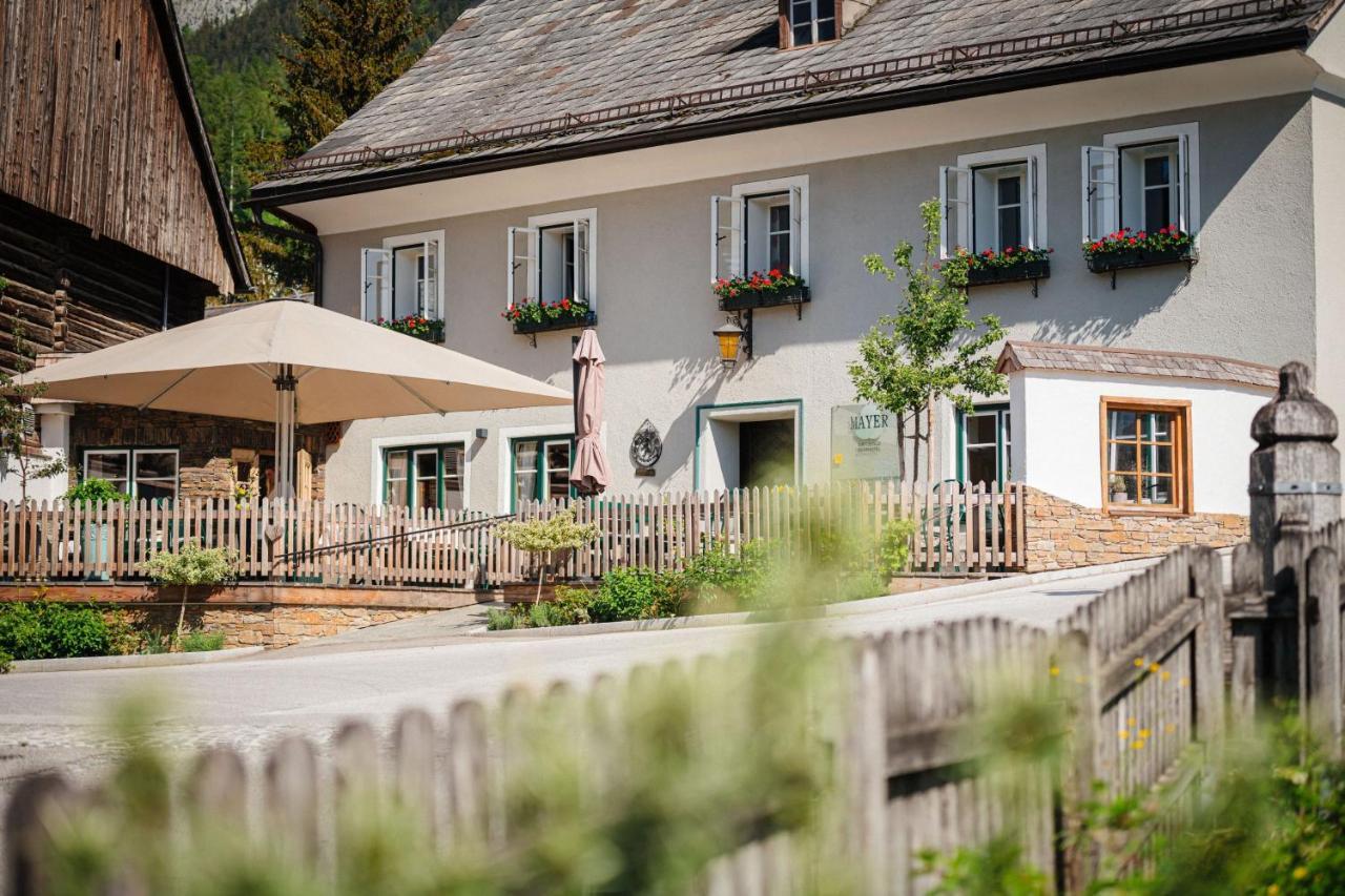 Mayer - Wirtshaus Und Dorfhotel Санкт-Мартин-ам-Гримминг Экстерьер фото