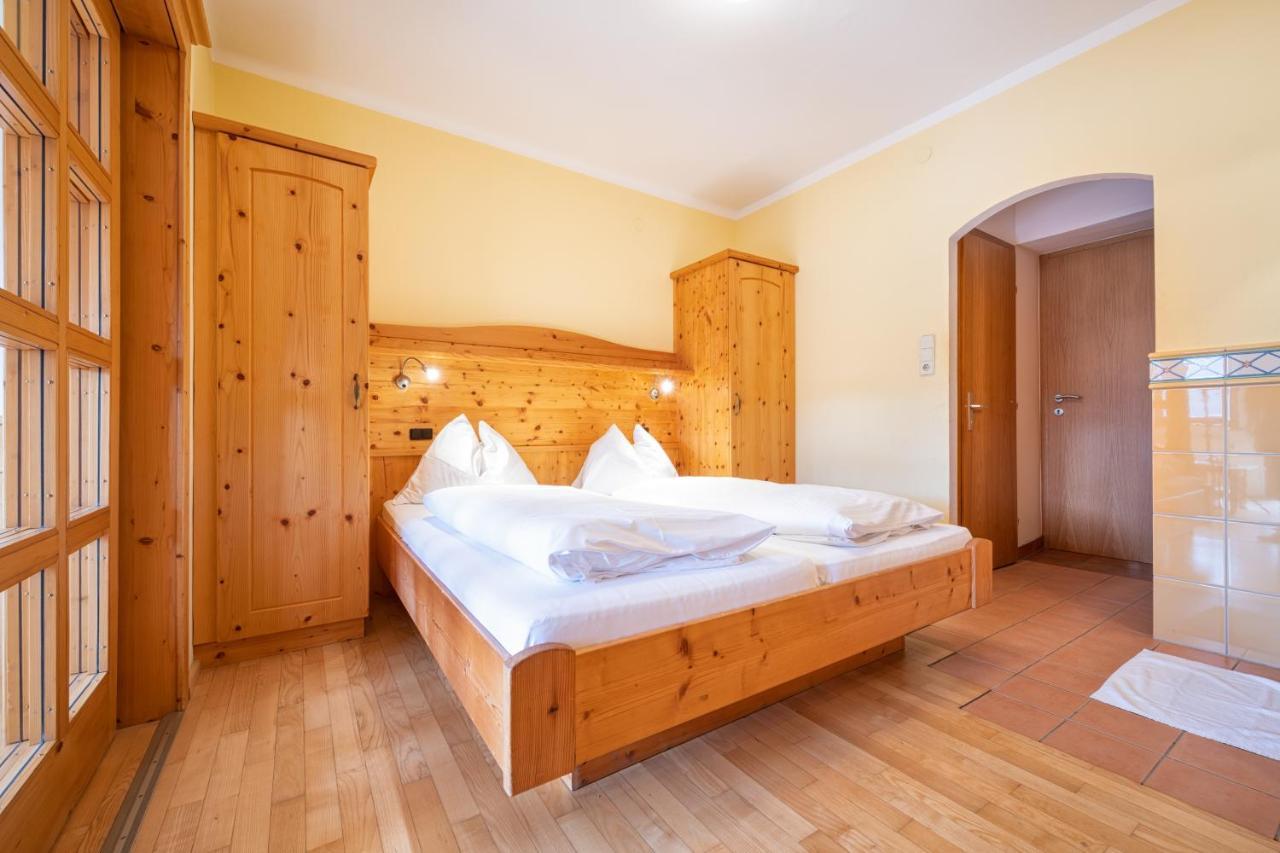 Mayer - Wirtshaus Und Dorfhotel Санкт-Мартин-ам-Гримминг Экстерьер фото